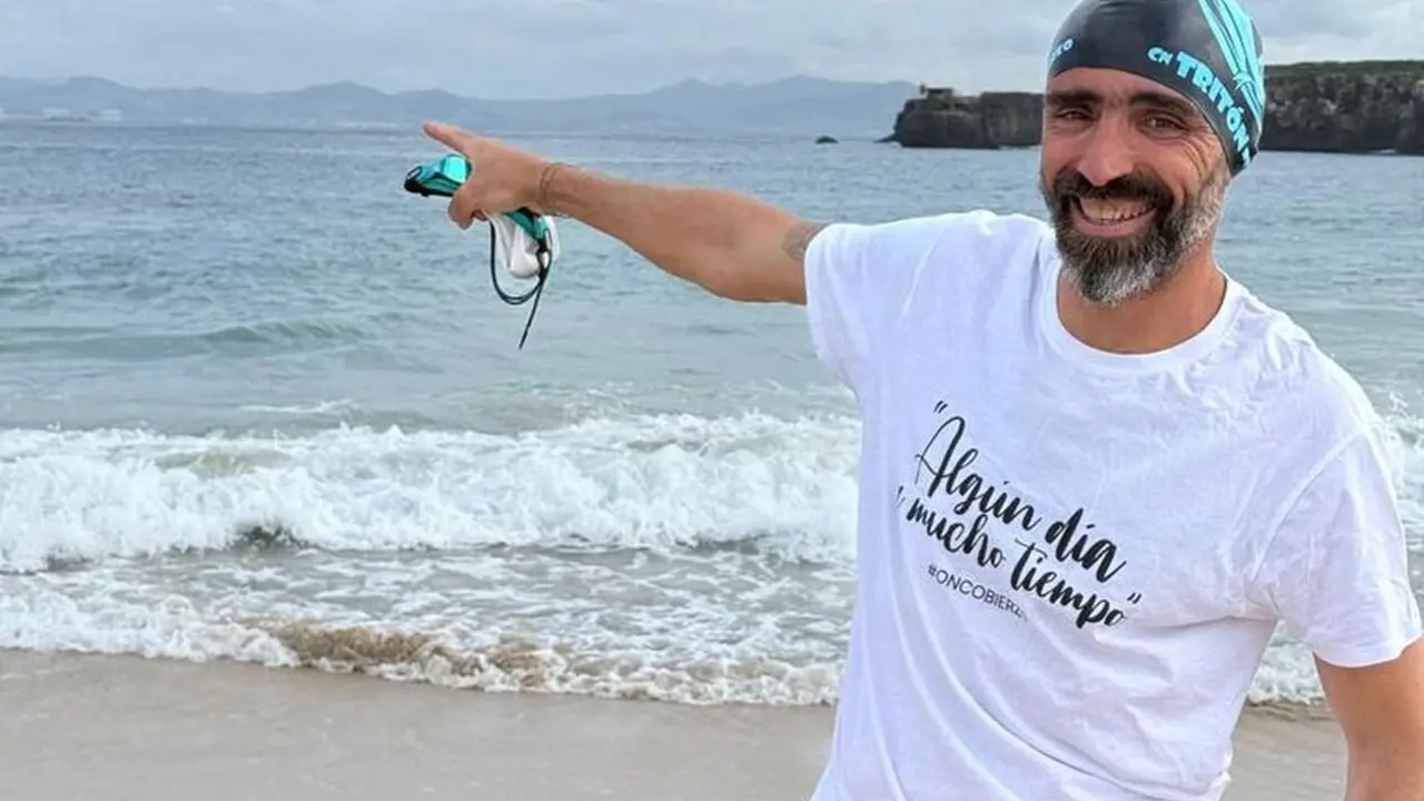 Basurco surca las aguas del Estrecho de Gibraltar para visibilizar la labor de Oncobierzo.