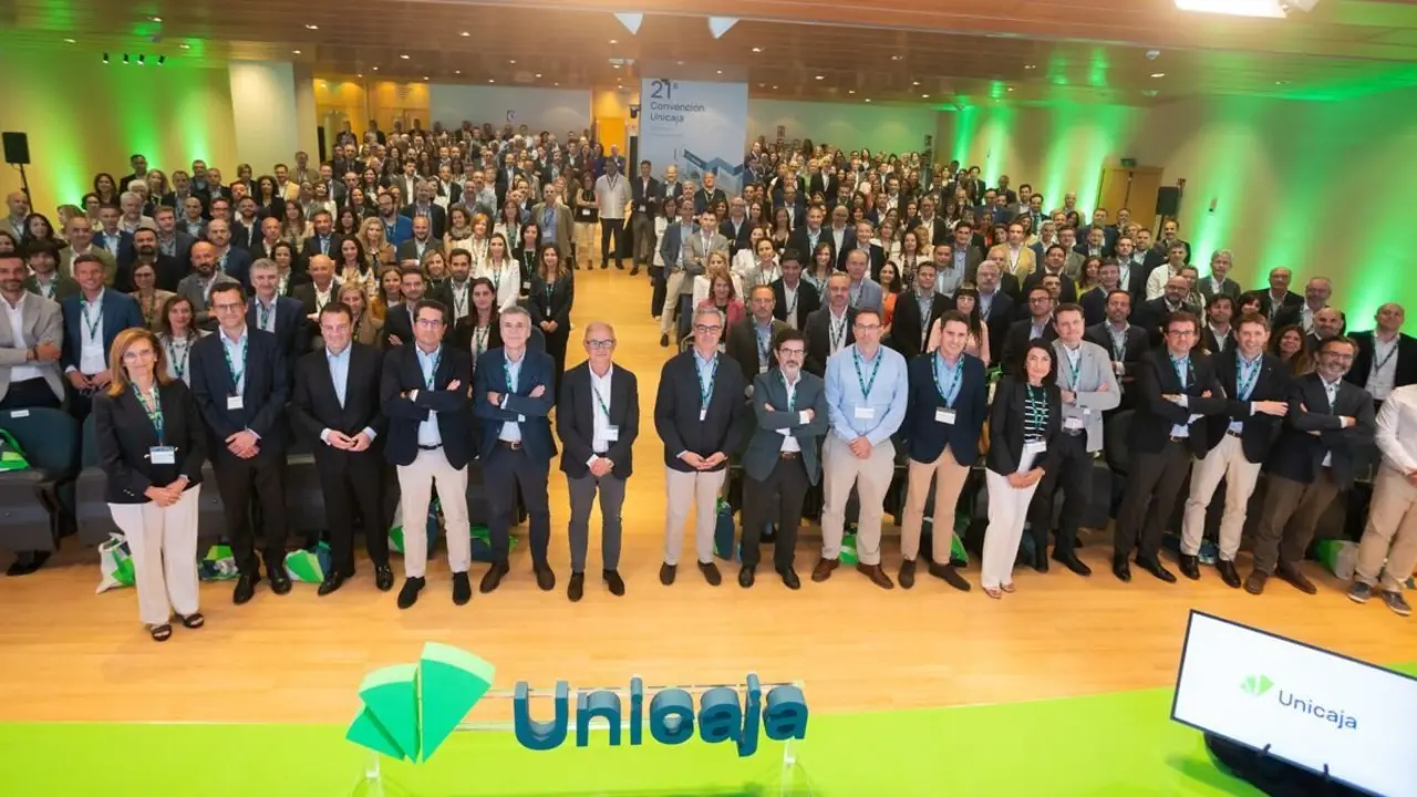 Unicaja reúne a más de 300 directivos para trasladar las claves de su Plan Estratégico 2025-2027.