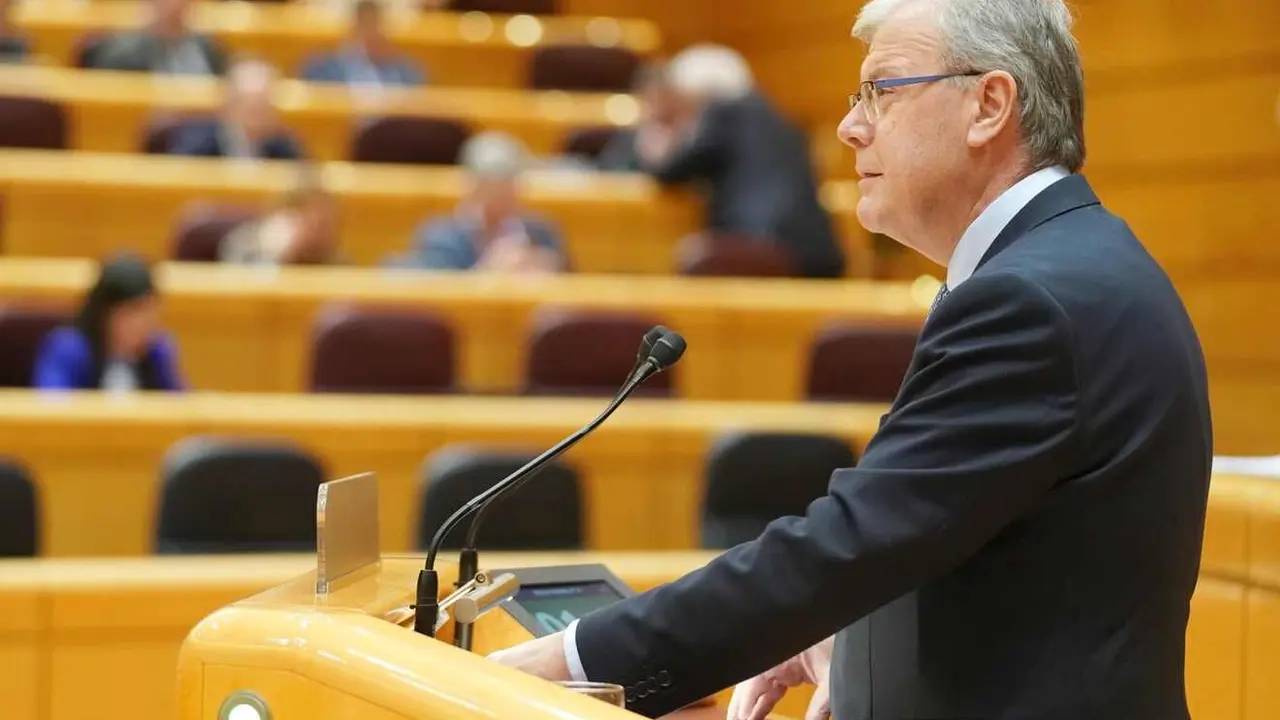 Antonio Silván, durante una intervención en el Senado.