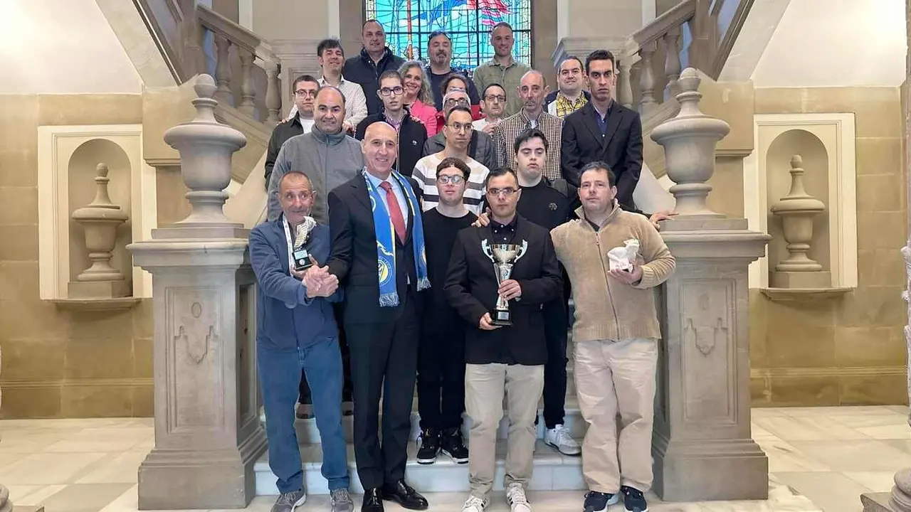 El Olímpico Asprona, este jueves, durante la recepción con el alcalde de León.