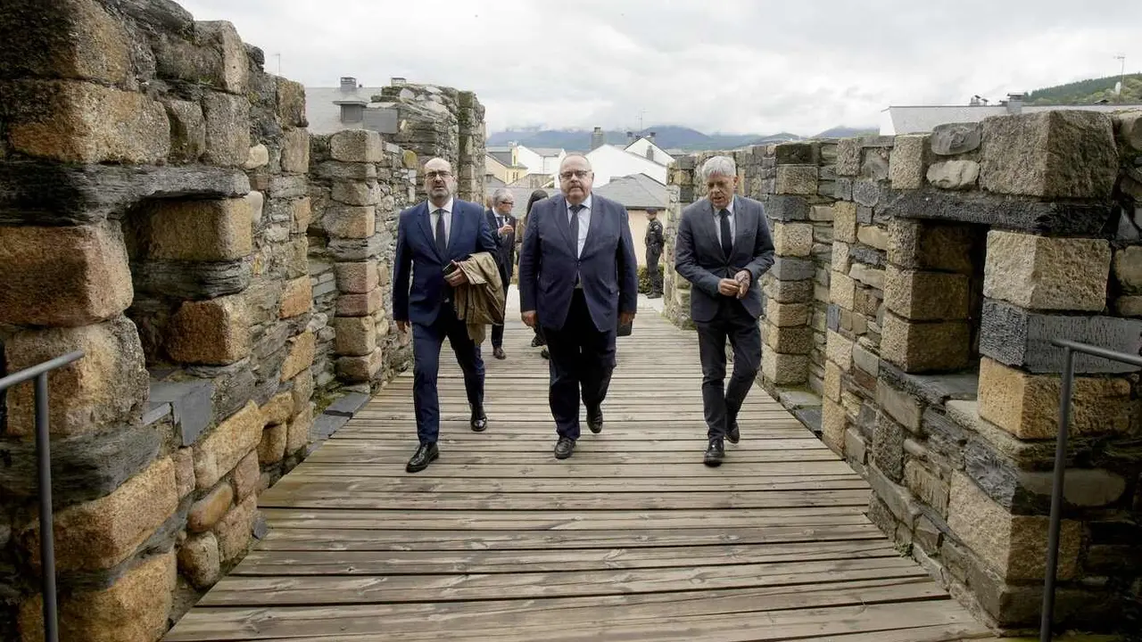 El consejero de Sanidad, Alejandro Vázquez Ramos, asiste a la presentación del Plan de Humanización en Salud Mental en Castilla y León que se celebra en Ponferrada. Foto: César Sánchez