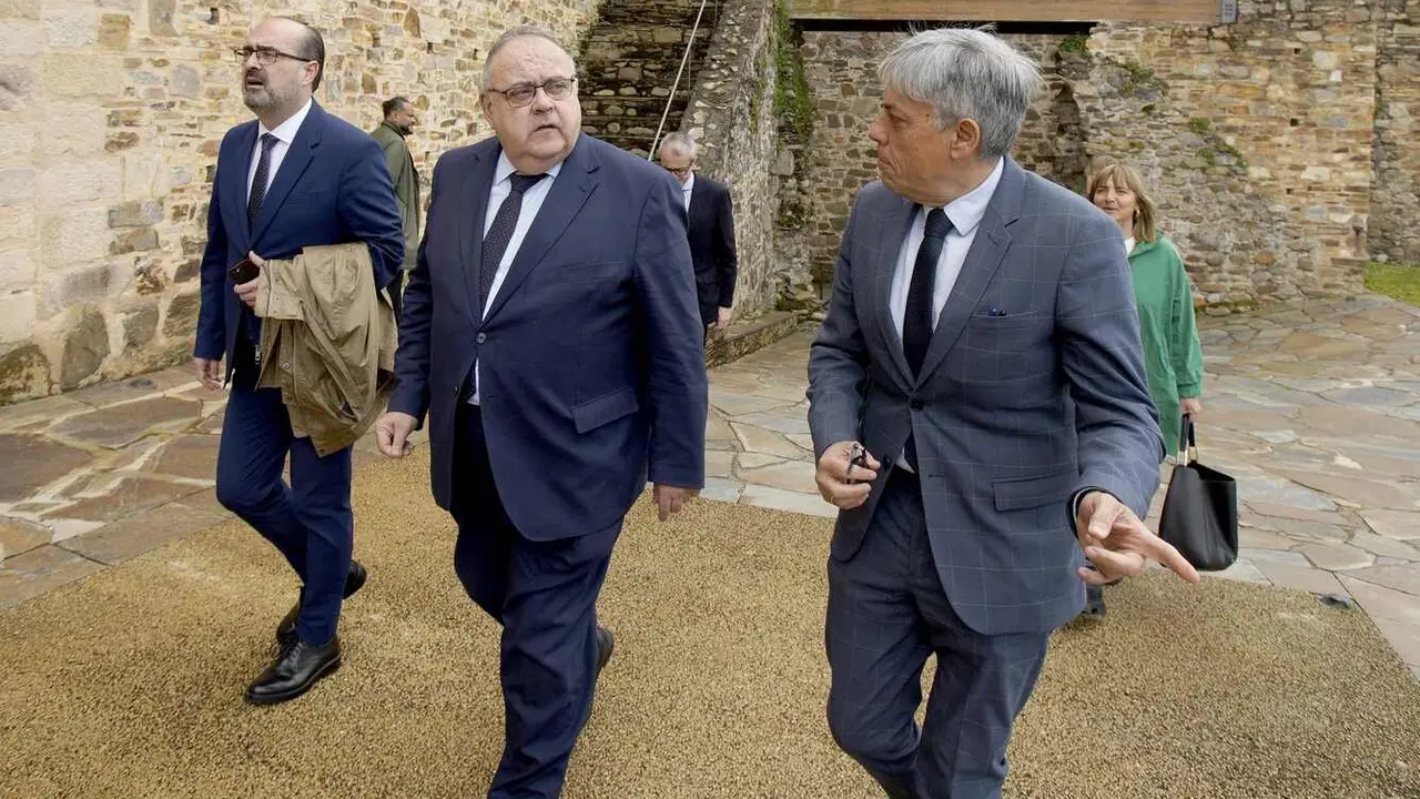 El consejero de Sanidad, Alejandro Vázquez Ramos, asiste a la presentación del Plan de Humanización en Salud Mental en Castilla y León que se celebra en Ponferrada