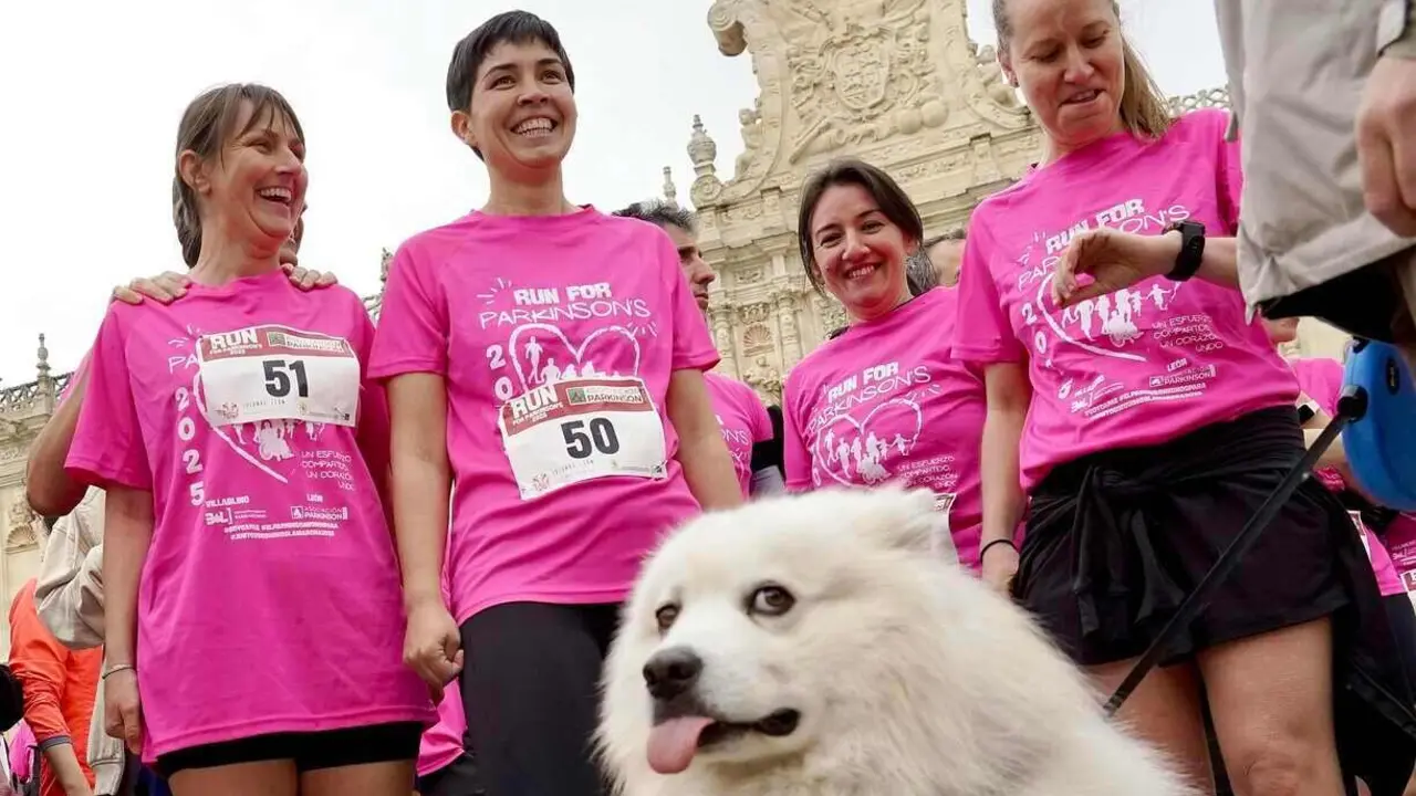 León acoge la quinta edición de la carrera solidaria con motivo del Día Mundial de la Enfermedad de Parkinson. Fotos: Campillo