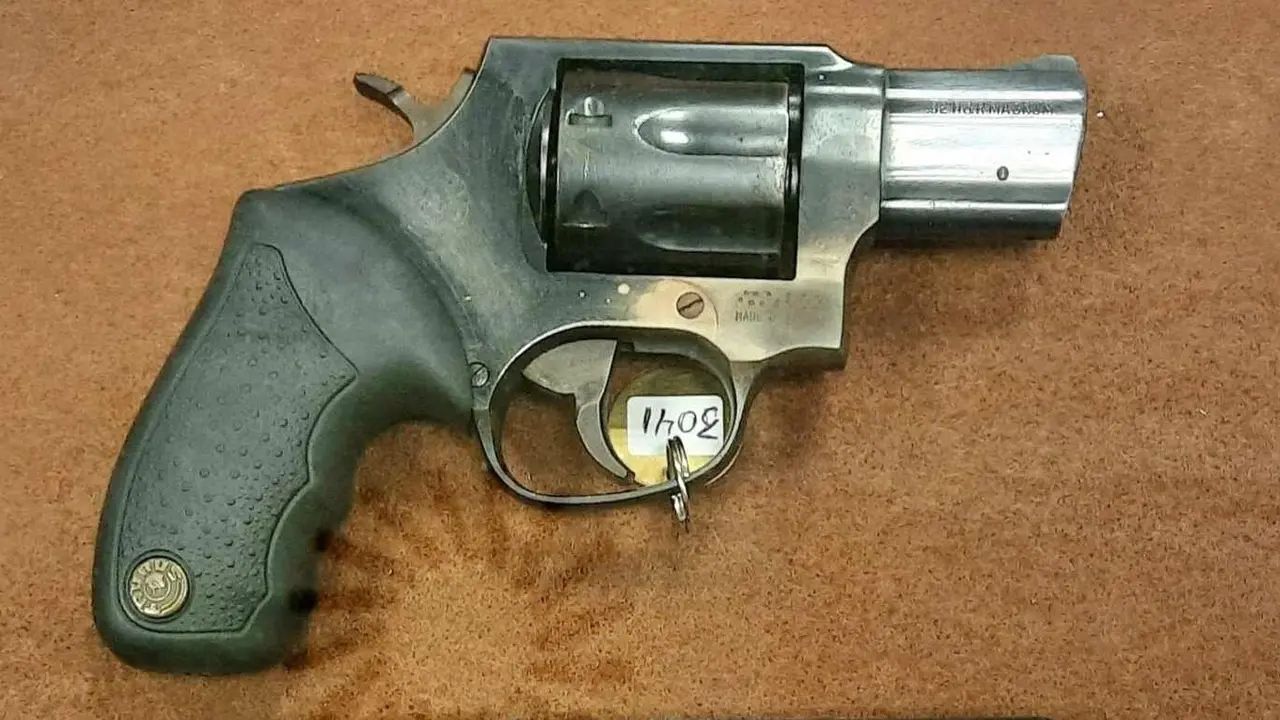 Imagen del arma del crimen de Isabel Carrasco fotografiada en el Museo de Armas Criminales.