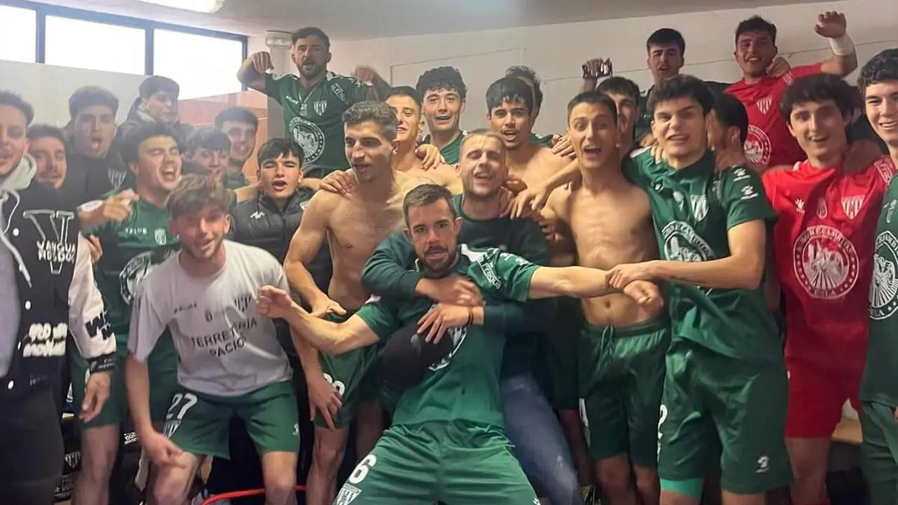 El equipo de Mansilla de las Mulas apura la última jornada para conseguir la anhelada permanencia en Tercera División. Foto: Alba Blanco