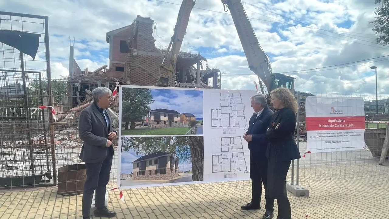 Visita a las obras de construcción se seis viviendas.