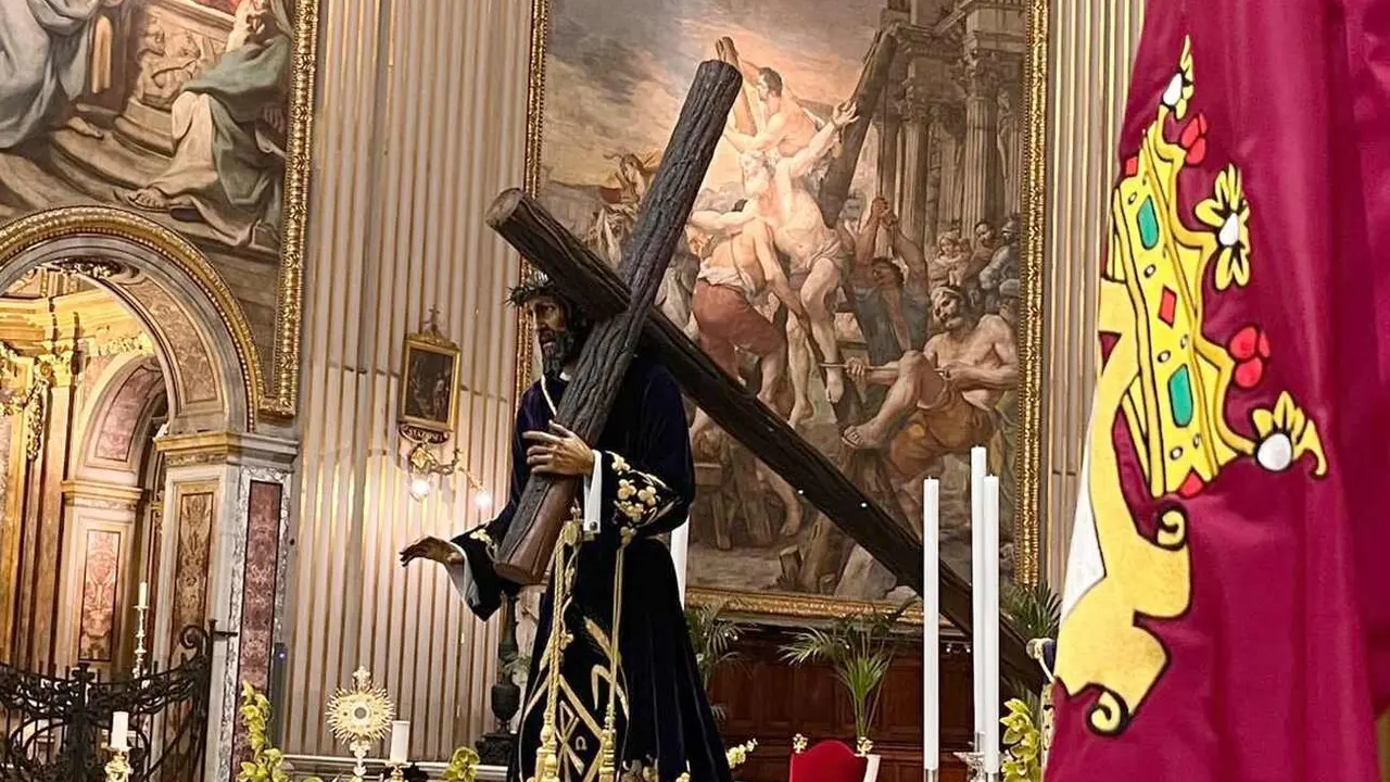 La Basílica de Sant'Andrea della Valle acoge desde última hora de este jueves a la imagen titular leonesa, que se verá ampliamente arropada en su estancia en la capital italiana.