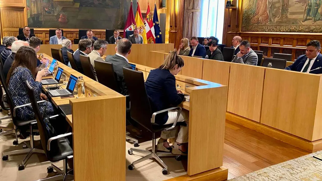 Imagen del pleno de la Diputación de León celebrado este viernes.
