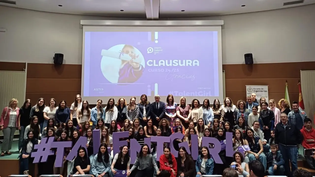 Acto de clausura del Stem Talent Girl en la Escuela de Ingenierías Industrial, Informática y Aeroespacial de la ULE. / JCYL