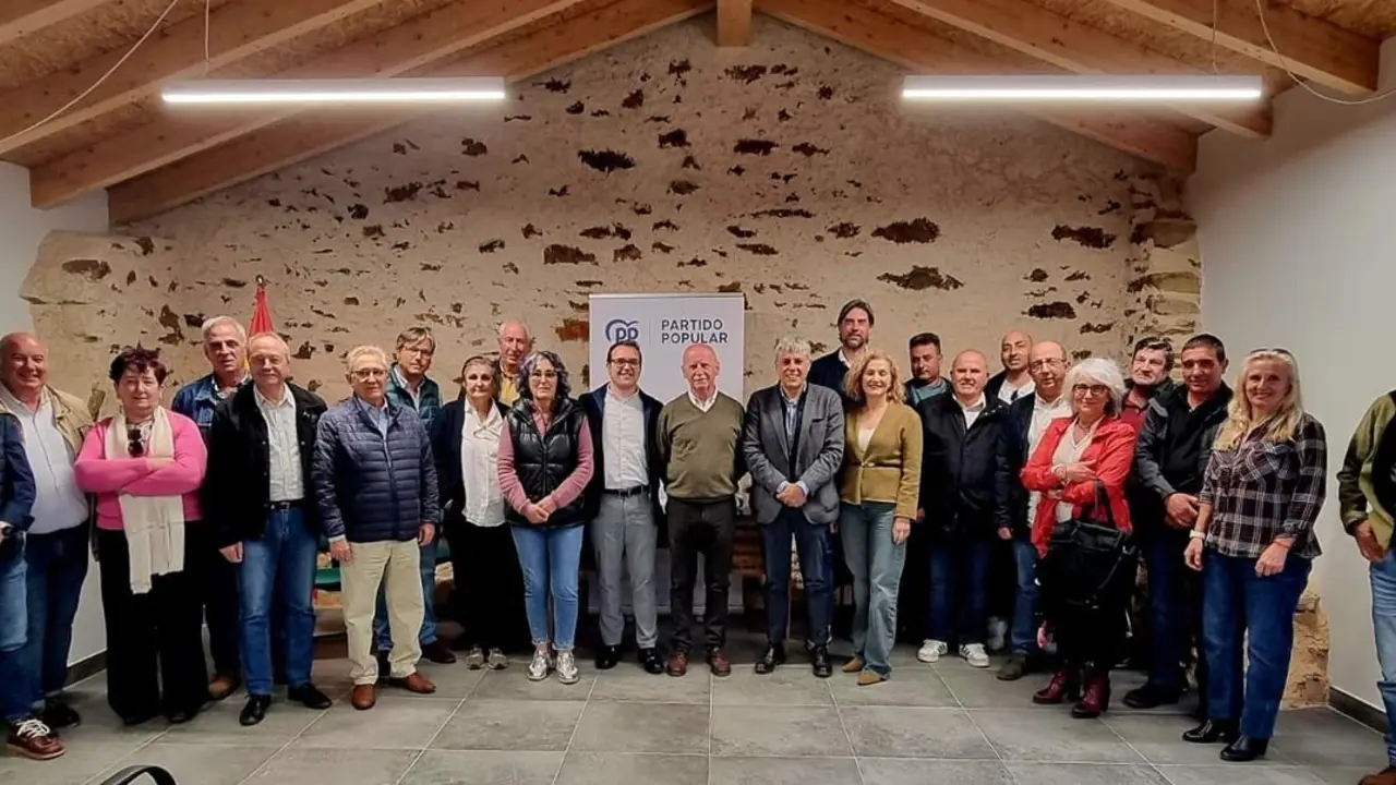 Reunión del PP con alcaldes y portavoces del partido de la Montaña Occicental y Central. / PRENSA PP