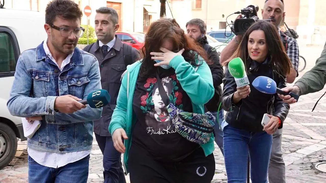 La Audiencia Provincial de León acoge el juicio contra la mujer conocida como ‘reina de la burundanga’ acusada de delitos de tentativa de homicidio, lesiones, robo con violencia, estafa y falsedad. Foto: Campillo