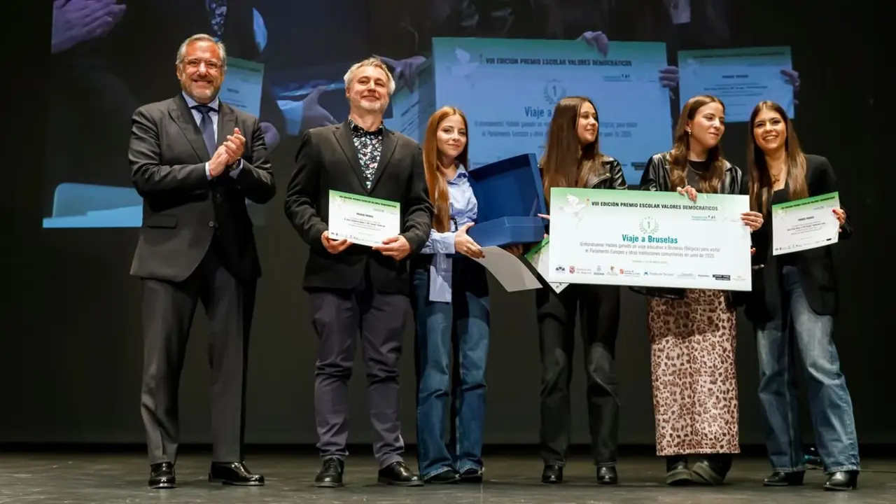 El IES Europa de Ponferrada, ganador de la octava edición del Premio Valores Democráticos.