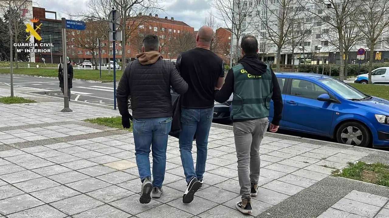 La Guardia Civil desarticula una red criminal dedicada a la fabricación y distribución de speed en el norte de España.