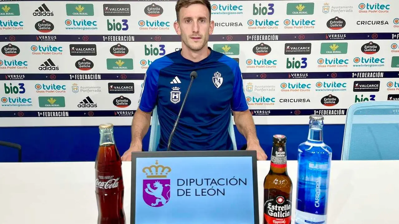 El jugador de la Ponferradina reconoce el empuje tras la última victoria y avisa de la dureza del duelo en Las Llanas ante un Sestao que "se juega la vida".