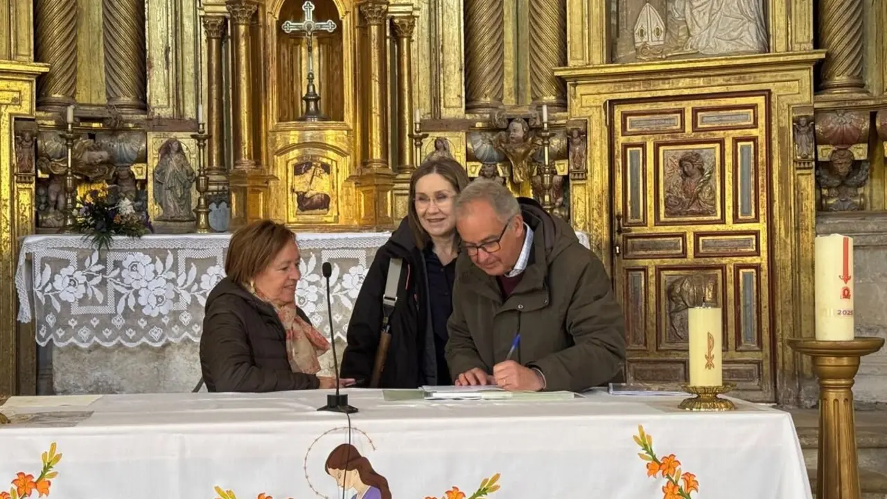 La jefa territorial de Cultura firma el fin de las labores de limpieza.