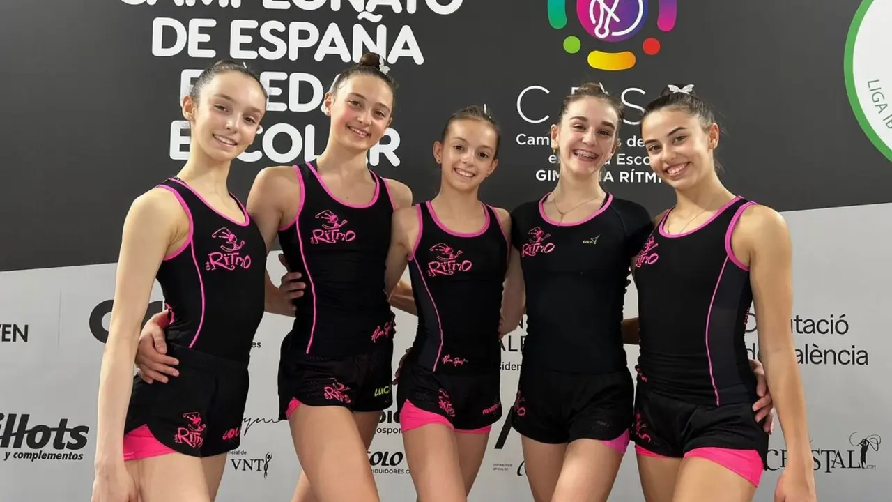 Las cinco gimnastas leonesas del Club Ritmo que participarán en el Campeonato de España.