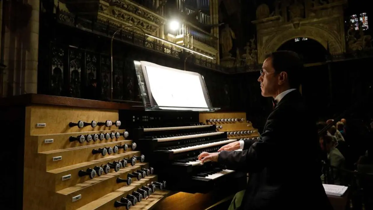 Carlos Fernández Bollo ofrecerá un concierto de órgano en la Catedral de León.