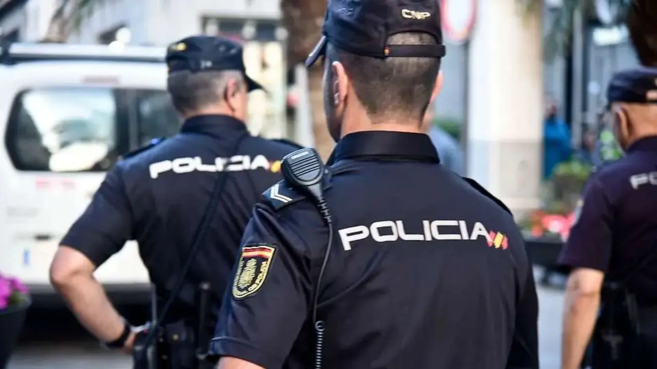 Imagen de archivo de agentes de la policía nacional
