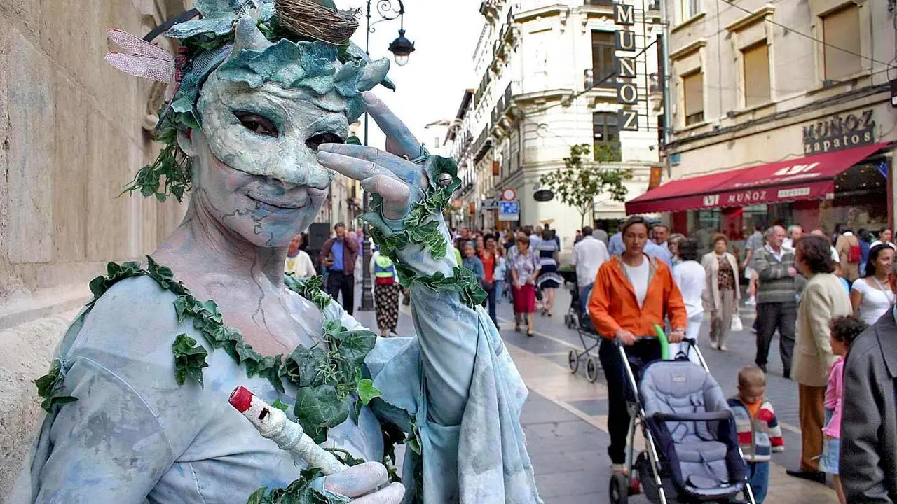 Mimos en la Calle Ancha, la vía que ahora entra en proceso de renovación. Foto: Peio García