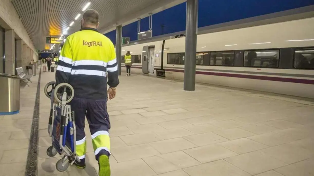 Un operario de LogiRail durante su jornada laboral.