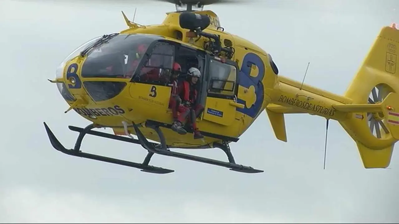 Imagen de uno de los helicópteros de los servicios de emergencias.