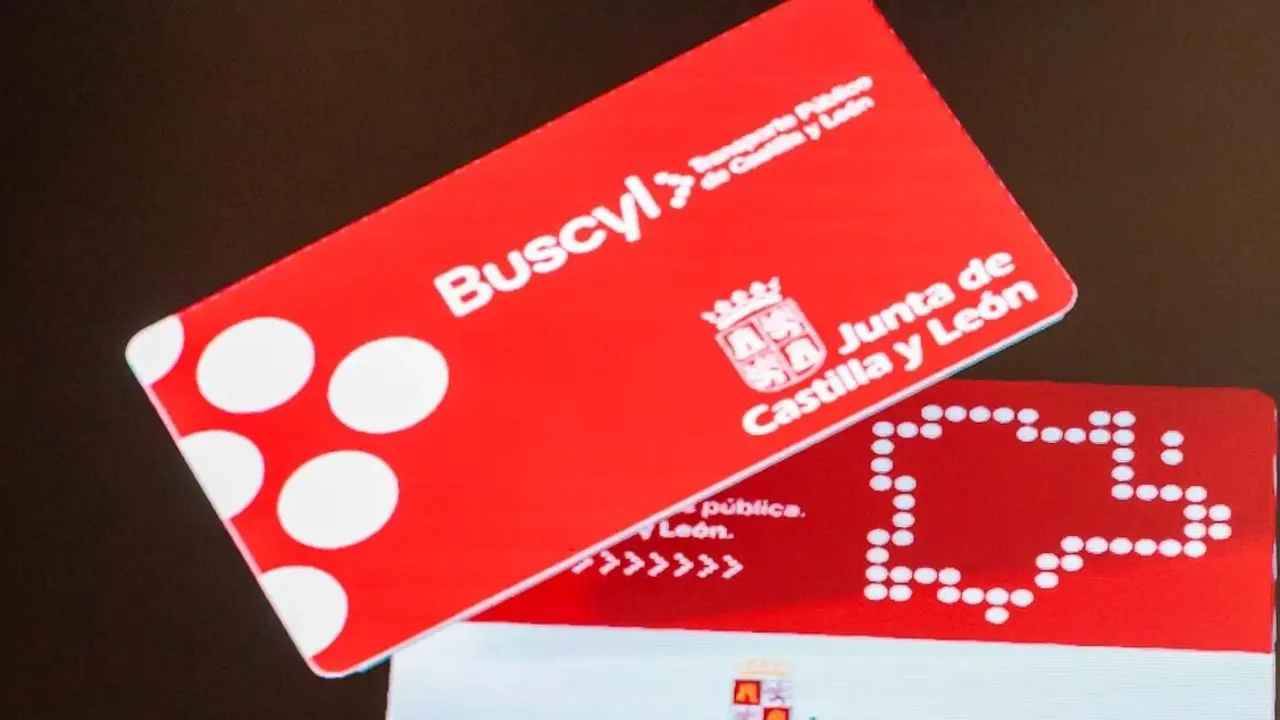 Los menores de 15 años ya pueden solicitar su tarjeta para viajar de manera gratuita en autobús en Castilla y León.