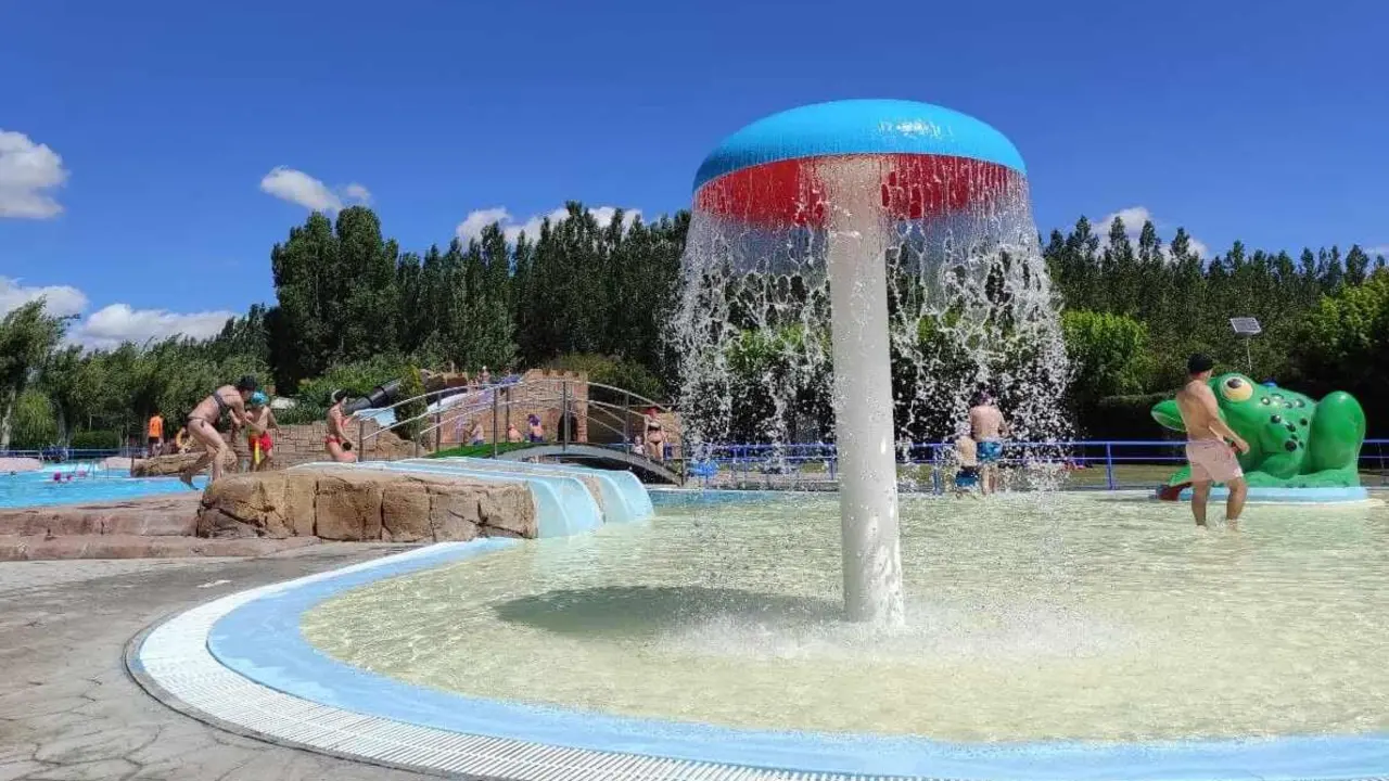 Imagen de las piscinas de Valencia de Don Juan.