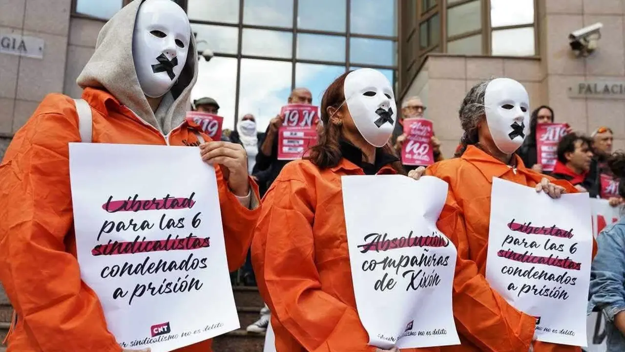 Concentración en defensa de Las 6 de la Suiza.