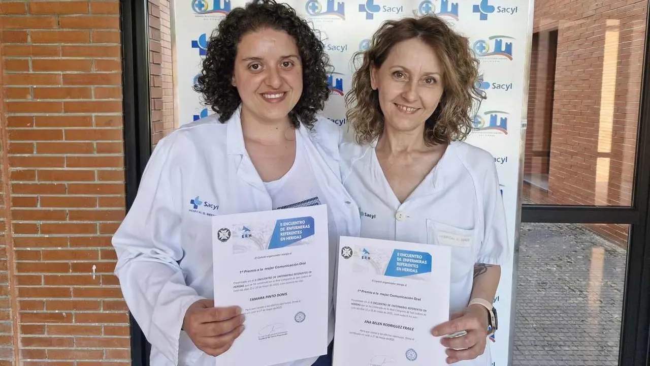 Dos enfermeras de la Gerencia de Asistencia Sanitaria del Bierzo, Gasbi, Ana Belén Rodríguez y Tamara Pinto, ganan el primer premio a ‘Mejor comunicación oral’ en el II Encuentro de Enfermeras Referentes en Heridas.