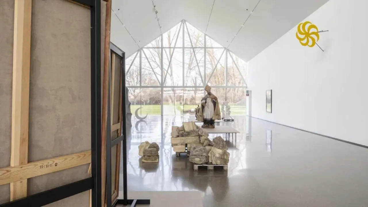 Gradefes acoge dos visitas especiales a la exposición 'Una distancia insalvable'
.