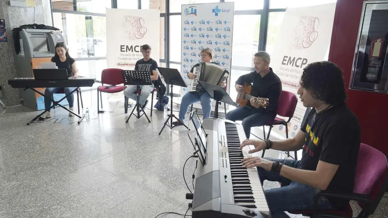 Clausura de los conciertos 'Música para la salud', en el hospital El Bierzo de Ponferrada. Foto: César Sánchez