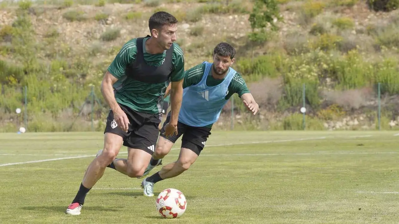 La plantilla de la Ponferradina, en su última sesión de entrenamiento.