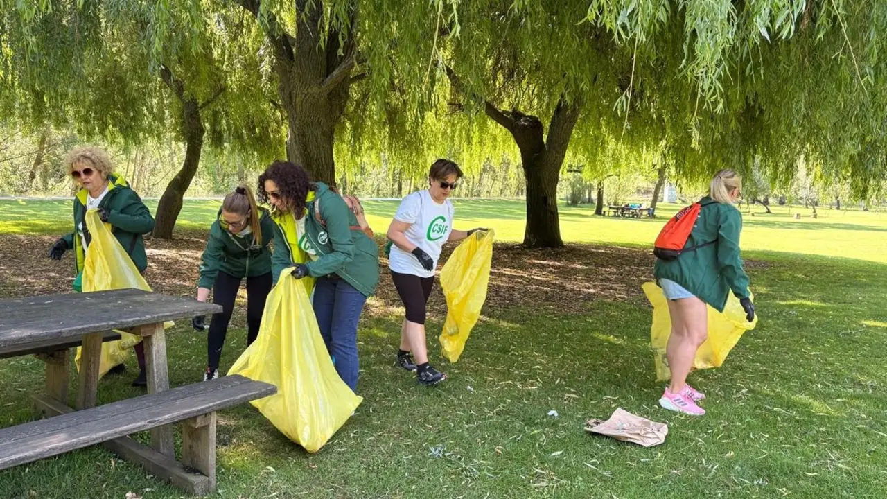Voluntarios leoneses protagonizan recogidas de restos con motivo del Día Mundial del Medio Ambiente dentro del Proyecto Libera