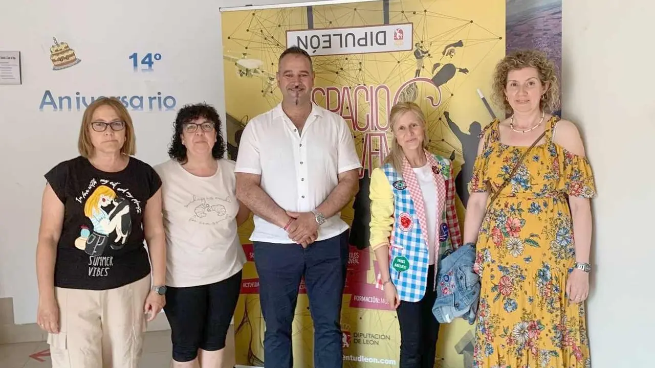 El diputado del área junto a las responsables del proyecto didáctico.
