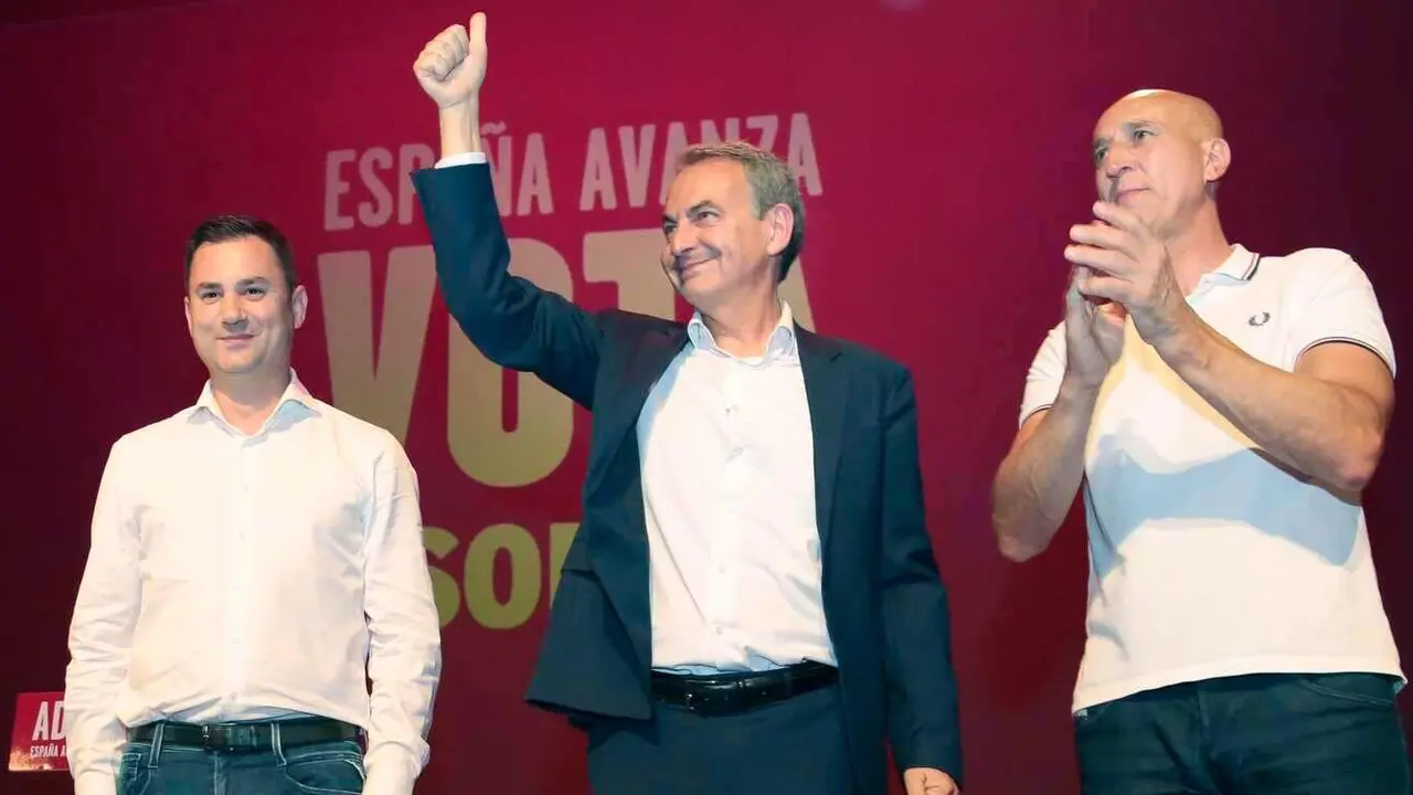 El expresidente del Gobierno, José Luis Rodríguez Zapatero, junto a  Javier Alfonso Cendón y José Antonio Diez. Foto: Campillo