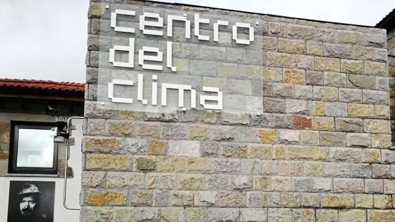 Fachada del Centro del Clima de La Vid