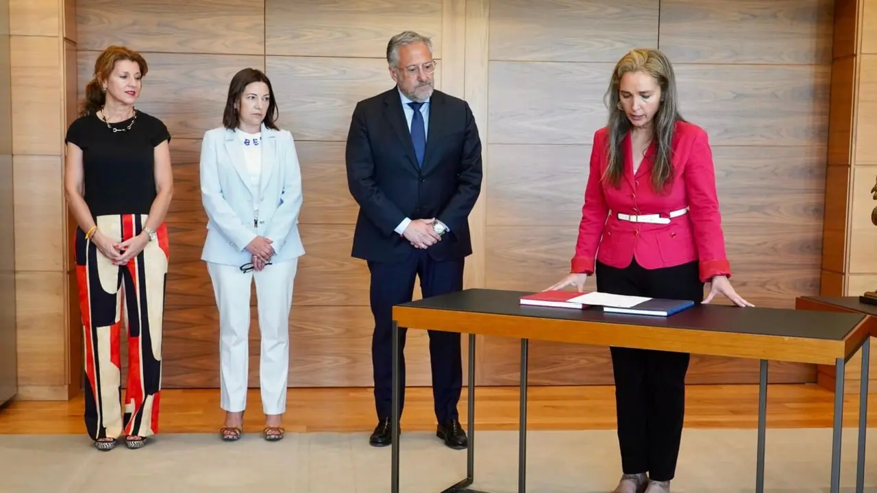 Toma de posesión de Laura Seseña.