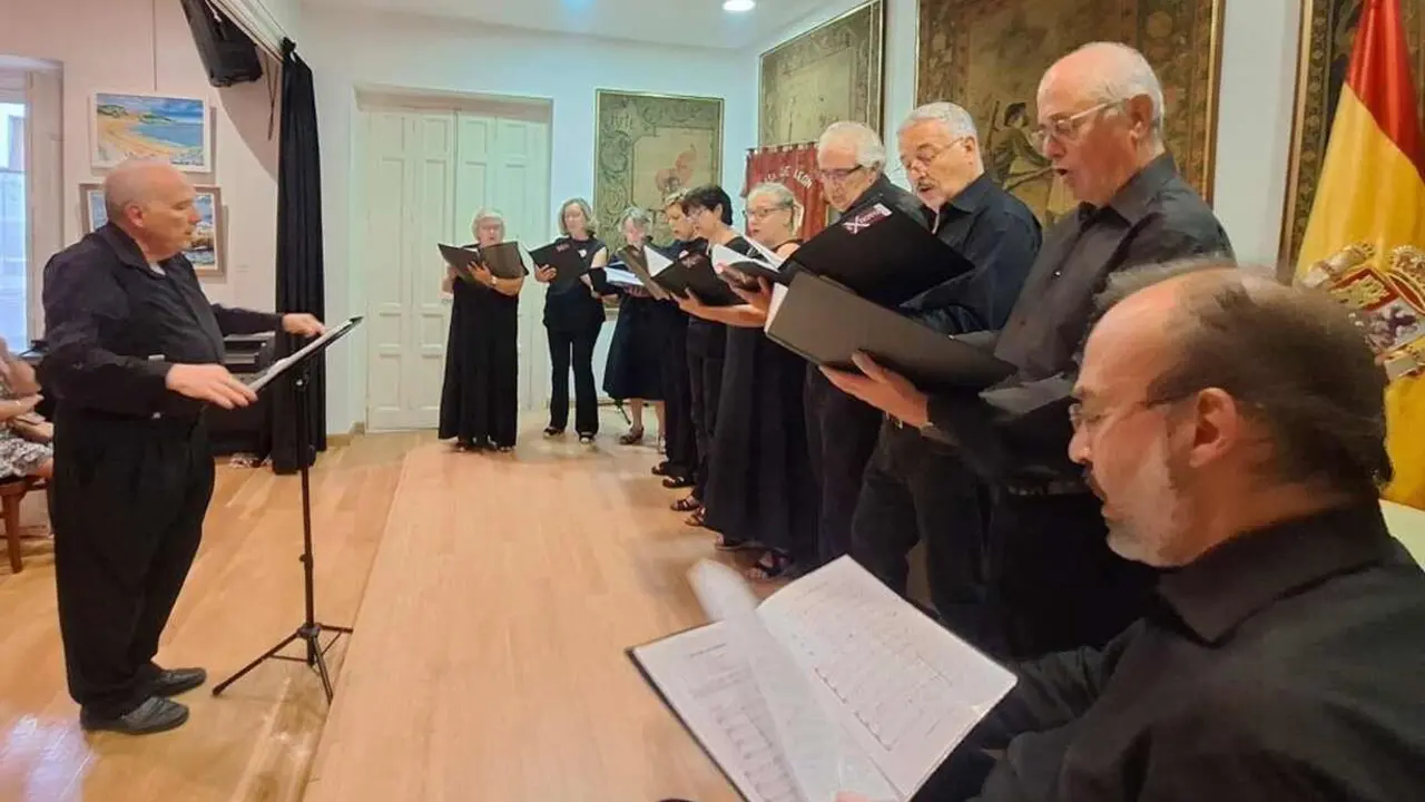 La Casa de León acogió un recital dedicado a figuras clave del patrimonio musical leonés como Odón Alonso y Ángel Barja, bajo la dirección de Ignacio Guijarro.