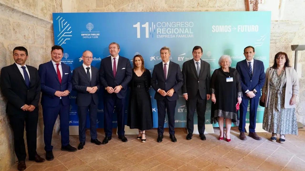 El presidente de la Junta, Alfonso Fernández Mañueco, y el presidente nacional del PP, Alberto Núñez Feijóo, participan en el 11º Congreso Regional Empresa Familiar Castilla y León, ''Somos Futuro''. Fotos: Miriam Chacón Antón