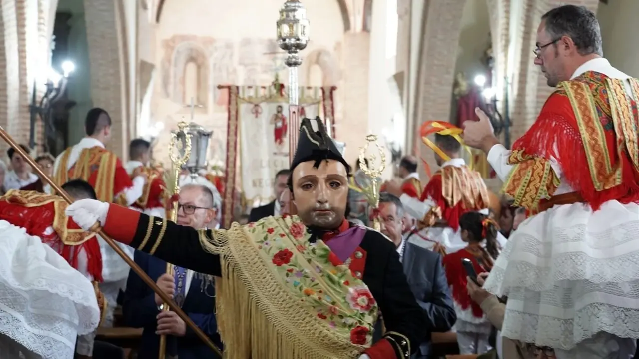 Procesión del Corpus Christi de la localidad leonesa de Laguna de Negrillos, declarada de Interés Turístico Provincial y Regional y mascarada Bien de Interés Cultural de carácter inmaterial.