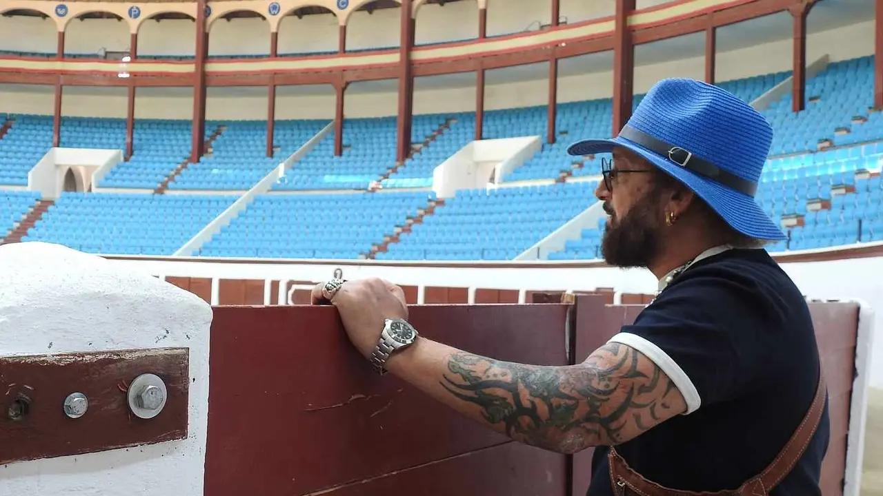 Duquende canta a Morante en la Plaza de Toros de León. El célebre cantaor flamenco acompañará este domingo la faena del torero en un encuentro que promete ser un hito artístico. Foto: M.A. García