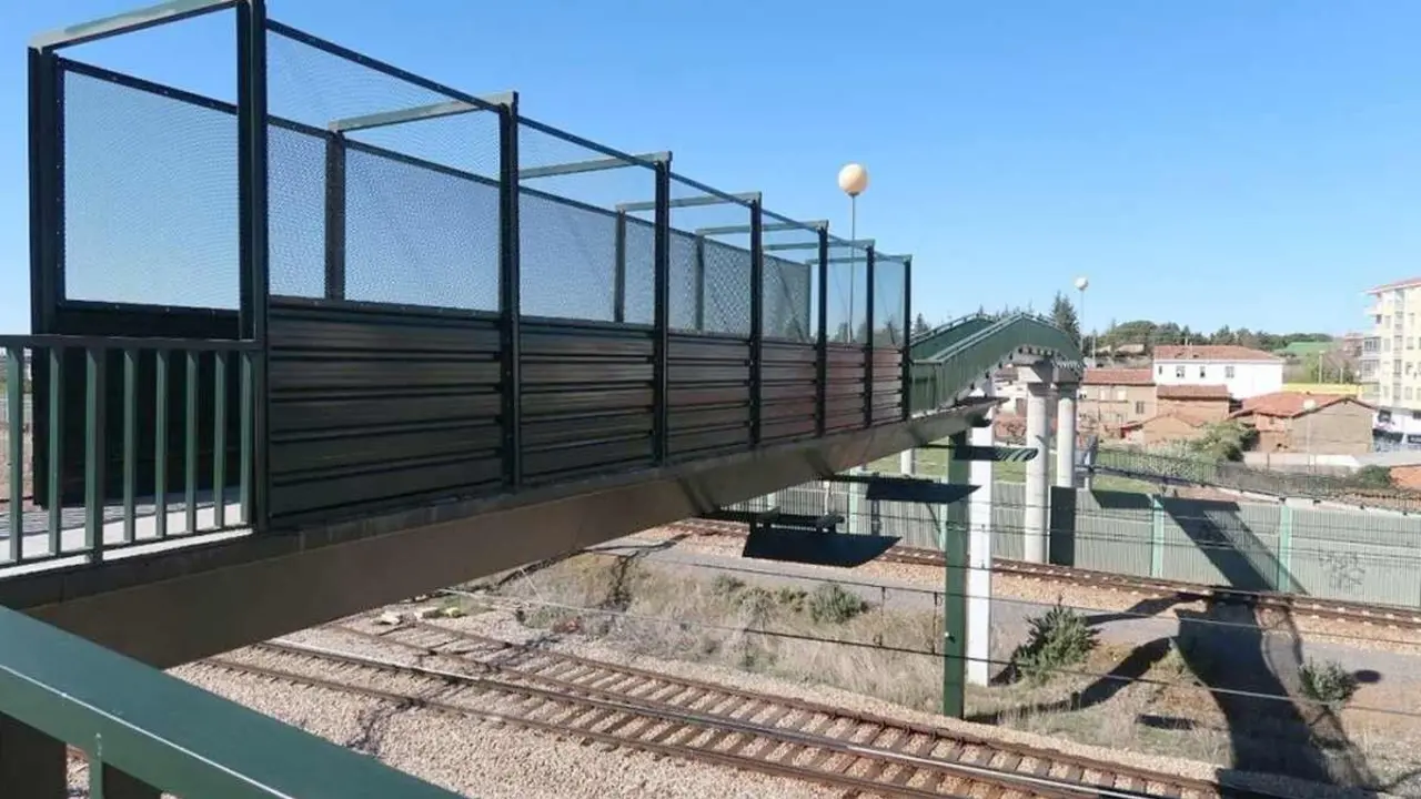 Adif renovará 20 pasos ferroviarios en León con una inversión de 6,5 millones de euros.