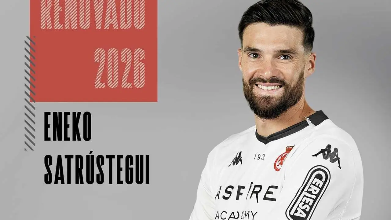 Eneko Satrústegui en la imagen facilitada por el club para anunciar su renovación.