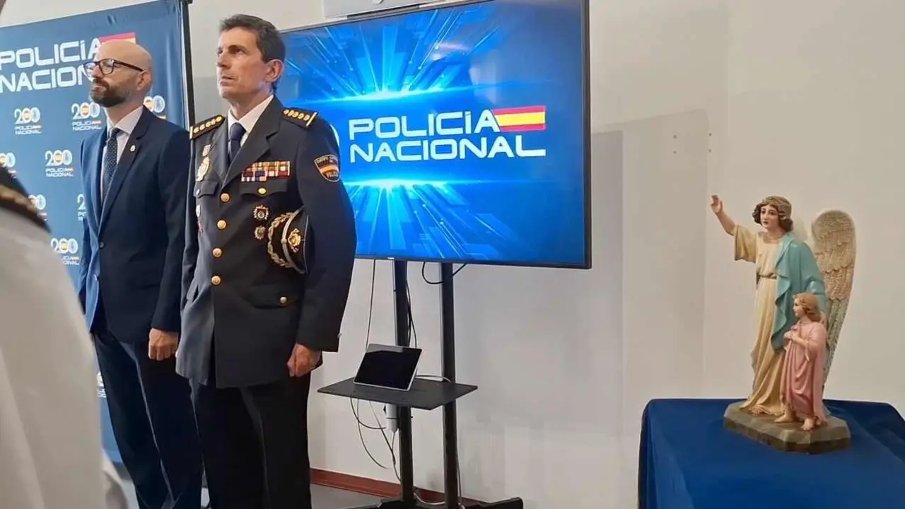 La Subdelegación del Gobierno y la Comisaría Provincial de León honran a las víctimas del terrorismo en la Policía Nacional, 13 de ellas leonesas.