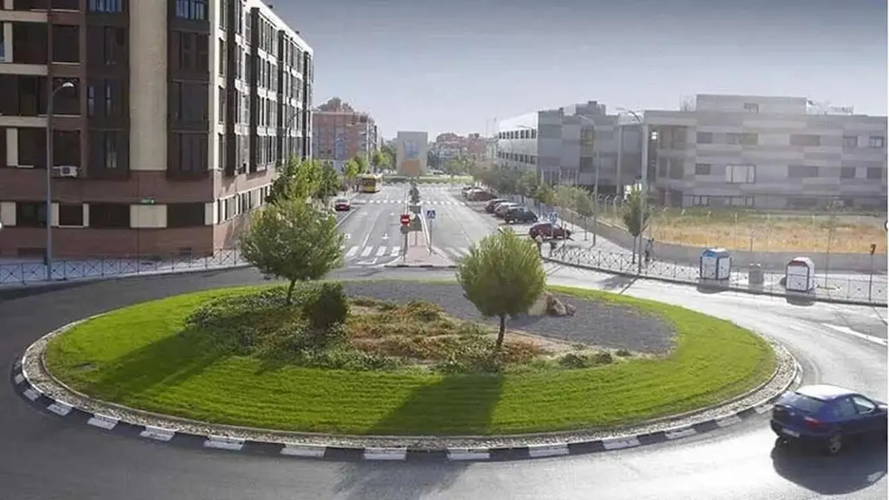 Imagen de una propuesta de zona verde en una rotonda realizada por el PP municipal.