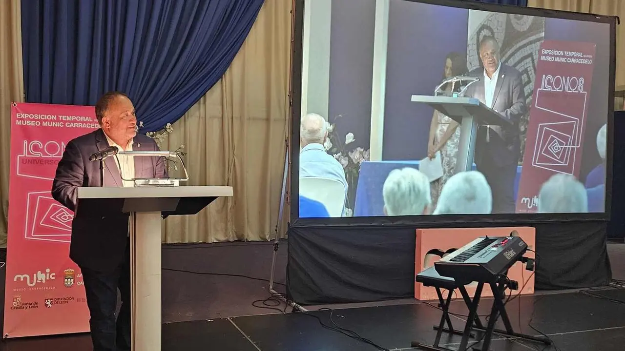 Álvarez Courel, presidente de la Diputación de León, durante un acto institucional.