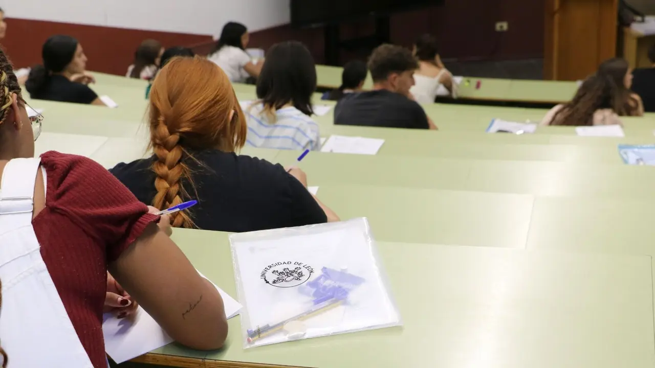 Los estudiantes reciben refuerzos gracias al plan ofrecido desde la Junta.