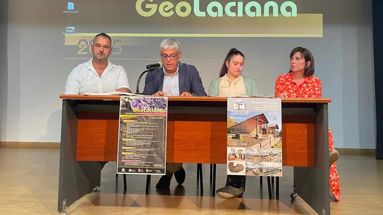 Un instante de la inauguración oficial de GeoLaciana.