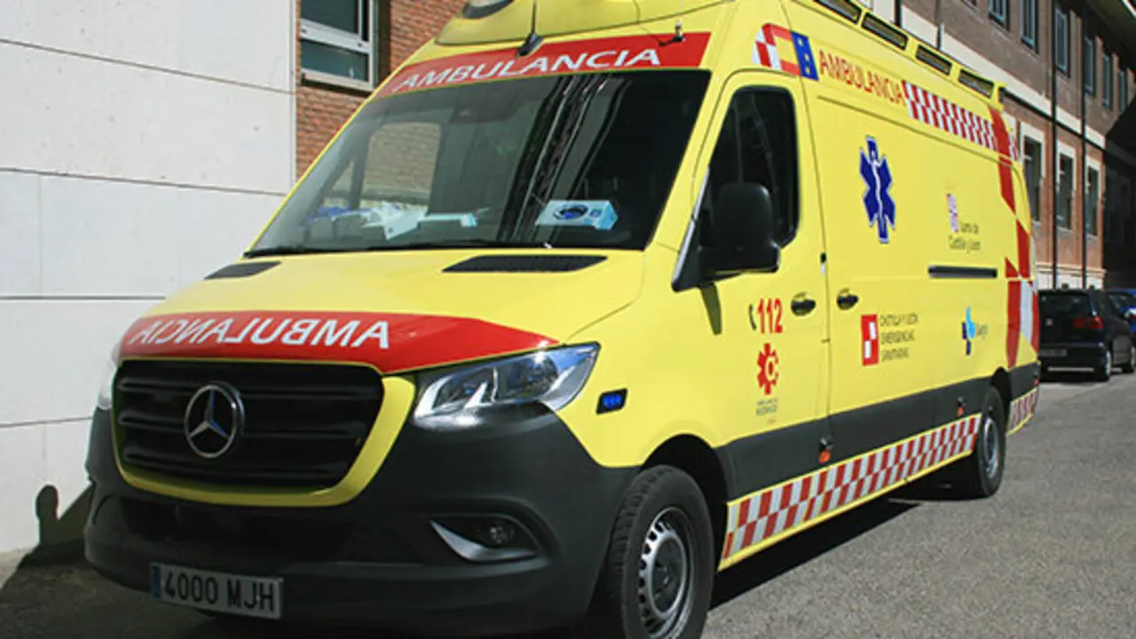 Una ambulancia del servicio de Emergencias 112 del Bierzo.