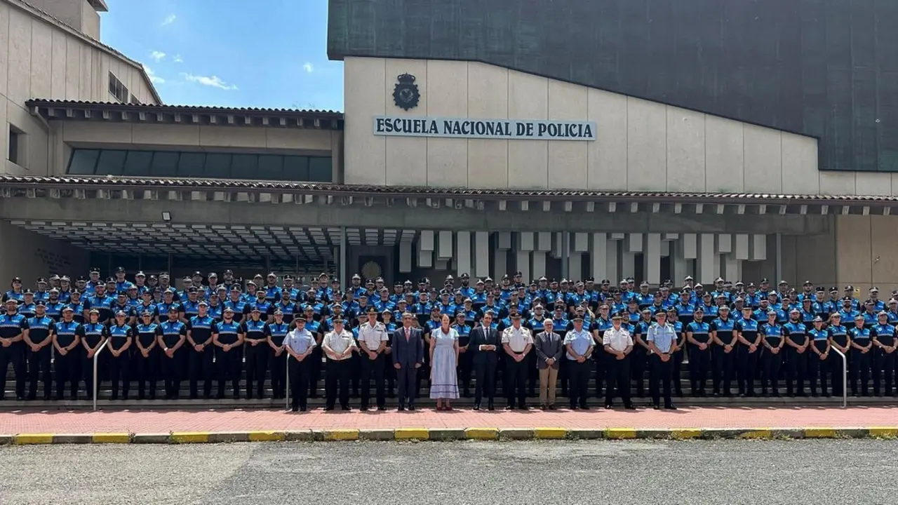 Foto de familia de la La 47ª edición del Curso Selectivo de Formación Básica de Policías Locales de Castilla y León.